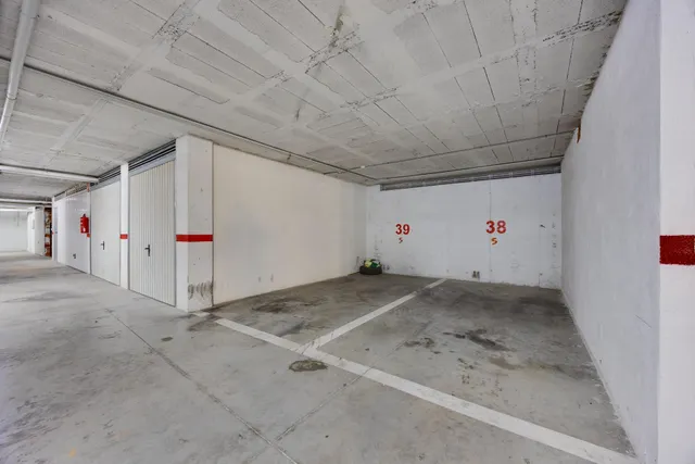 Bungalow planta alta reformado, en residencial con piscina comunitaria — 25