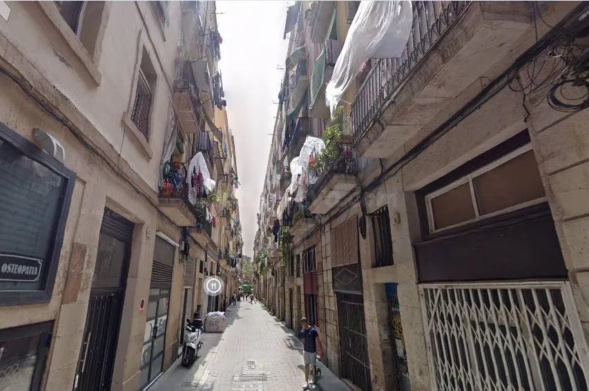 SE VENDE piso OKUPADO en C Calle Tigre 15 de Barcelona