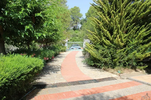 Casa individual en gran parcela ubicada en una zona tranquil - foto 2