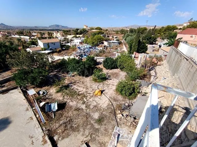 AMPLIO CHALET CON PARCELA EN SAN VICENTE - foto 5