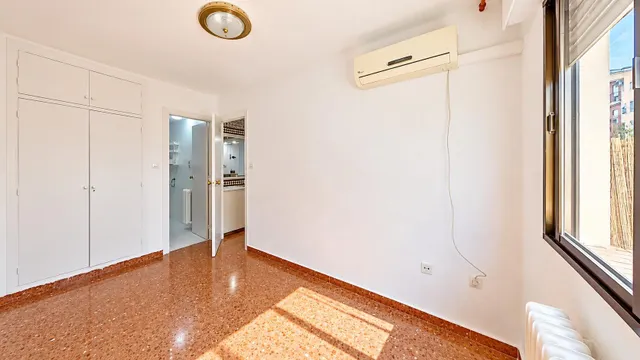 ¡Espectacular apartamento con terraza soleada junto al Helicóptero en Alcázar del Genil! — 19