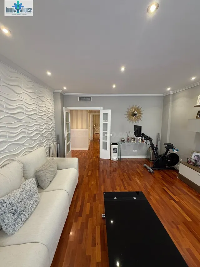 INMOHOUSE VENDE PISO AMPLIO EN PLENO CENTRO DE ALBACETE - foto 4