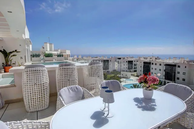 ESPECTACULAR ÁTICO EN URBANIZACIÓN MUY EXCLUSIVA - foto 4