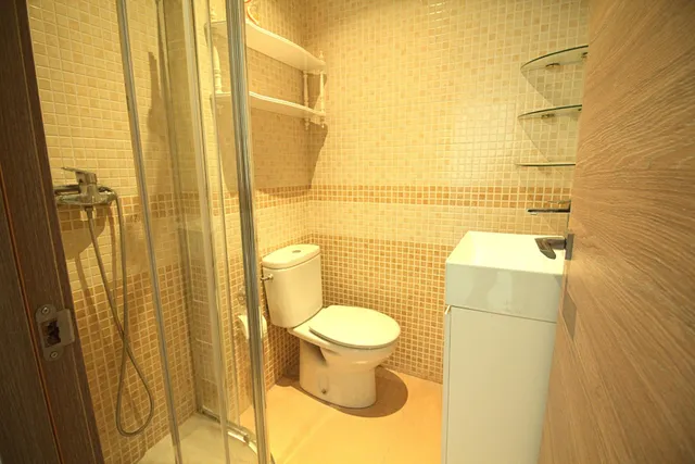 Vivienda de 3 dormitorios y dos baños en el centro de Badajoz. — 21