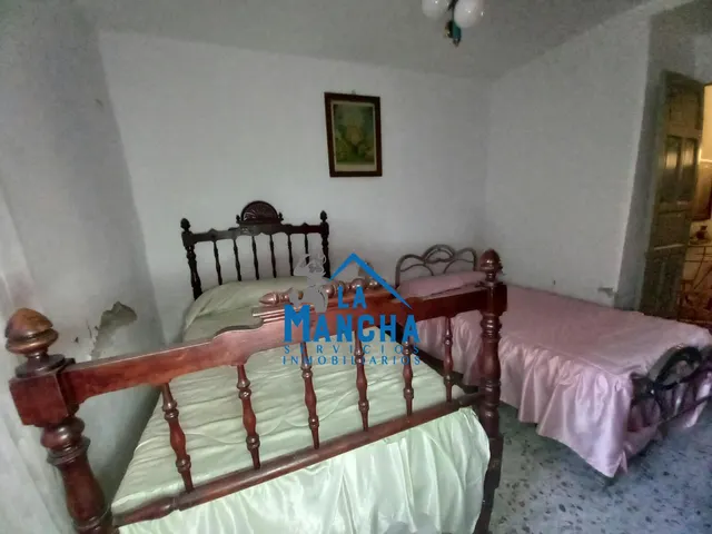 *53.000€* inmobiliaria la mancha vende casa con patio en Barrax ( Albacete ). — 18