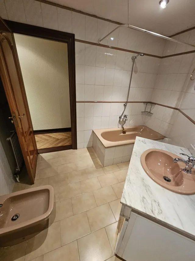 Exclusividad, amplitud y confort en el centro de Salamanca, 3 amplios dormitorios y plaza de garaje cerrada — 27