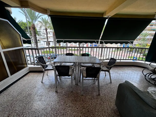 APARTAMENTO MUY CENTRICO CON GRAN TERRAZA CON VISTAL AL PASE