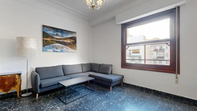 ¡Oportunidad única! Piso de lujo en alquiler en el corazón de Valencia — 50