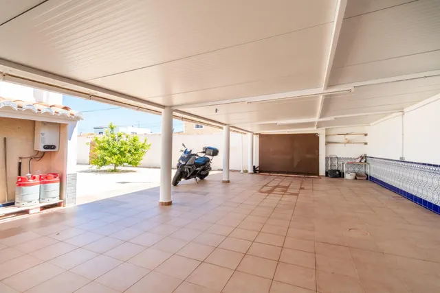 CHALET independiente con piscina privada y parcela segregable de 809 m2 en Torreta Florida — 10