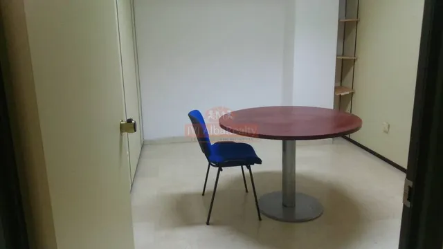SE ALQUILA O SE VENDE ENTREPLANTA EN LA MEJOR CALLE DE ALBACETE — 9
