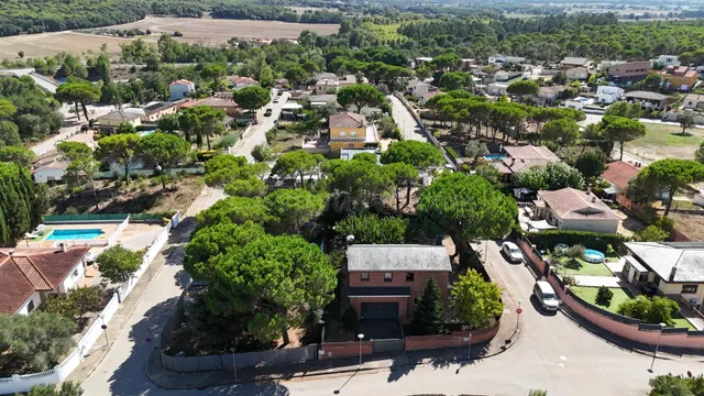 Casa de ladrillo artesanal con bodega de vino y techos de vi - foto 3