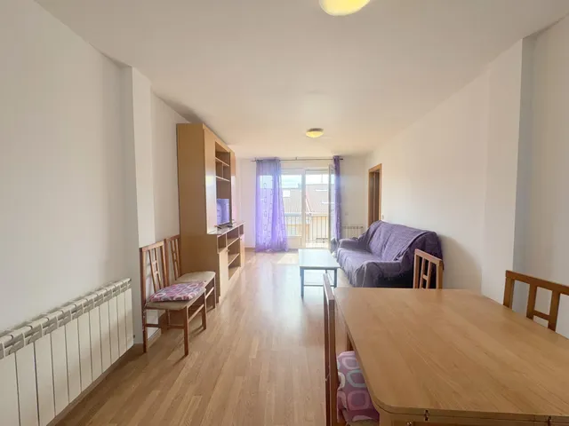 Amplio piso con 3 dormitorios, terraza y excelentes vistas en Las Navas del Marqués — 12