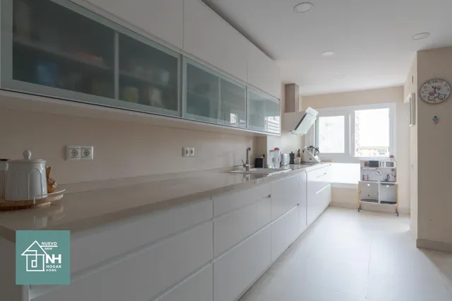 Piso de 154 m2 reformado, 4 dormitorios, luminoso y con trasteros en avenida de Andalucía — 12