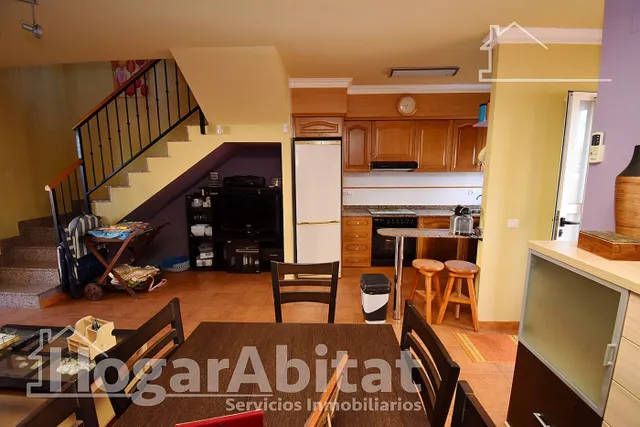 CHALET PAREADO CON TERRAZA Y GARAJE JUNTO A LA PLAYA — 17