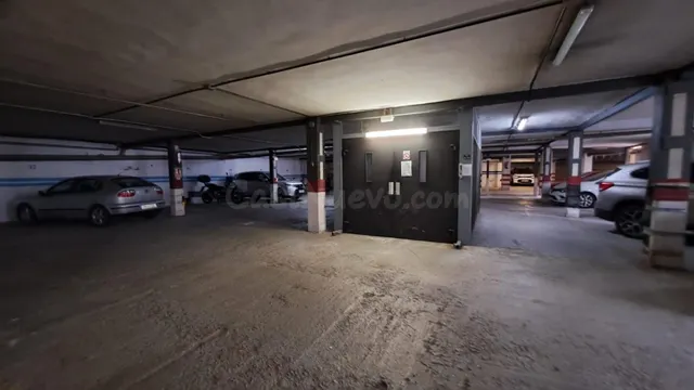 Parking para coche muy pequeño o moto. — 3