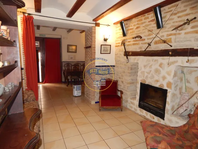 OPORTUNIDAD, CASA REFORMADA CON PISCINA Y OTRAS COMODIDADES. — 10