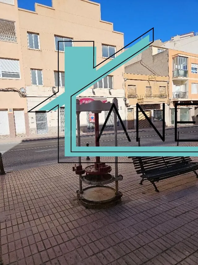 Amplio Local Comercial en Monovar - Oportunidad de Inversión - foto 3