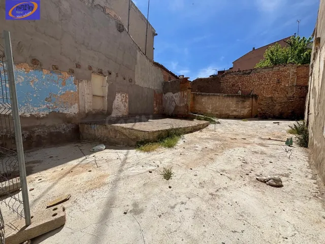 Solar Urbano de 99 m2 en Calle Miliciano Sáez – ¡Ideal Autop - foto 4