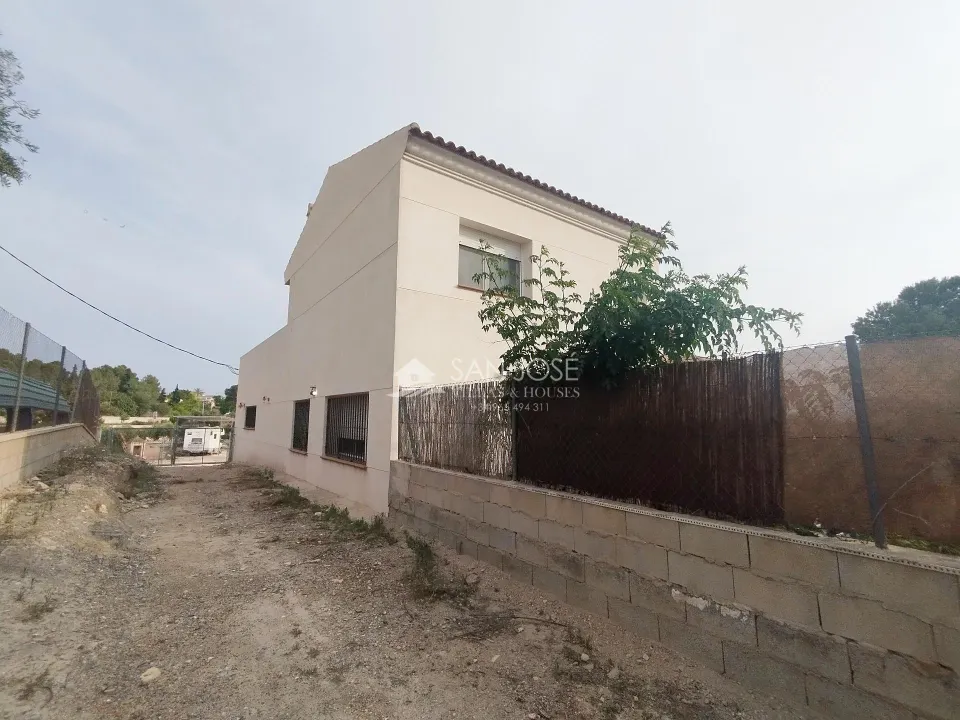 SE VENDE CHALET EN MONFORTE DEL CID