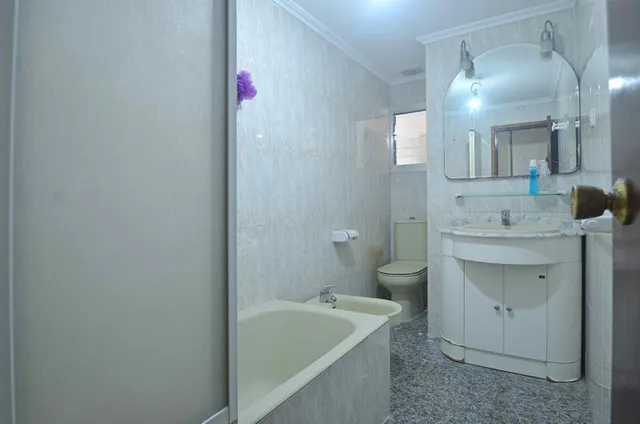 Piso de 4 dormitorios en venta en calle Doctor Carracido. — 23