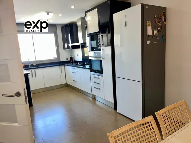 Casa unifamiliar independiente en una de las zonas privilegiadas de almeria, cerca de la playa. — 22