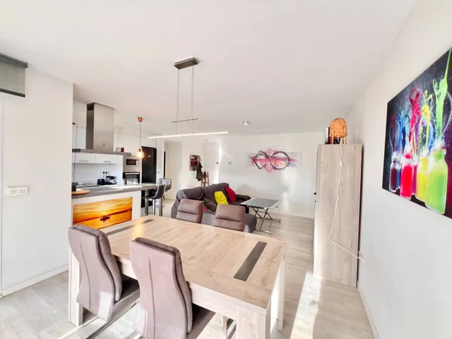 FANTASTICA VIVIENDA CERCA DEL TRAM — 9