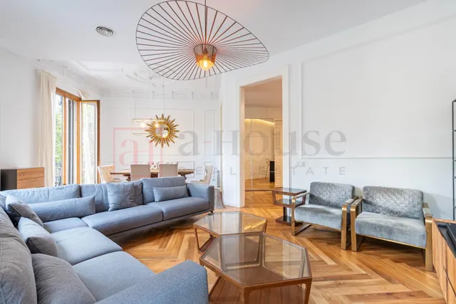 Piso reformado, listo para entrar a vivir con balcones y todo exterior en la nova esquerra de l' eixample — 3