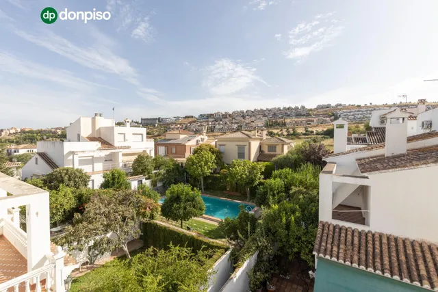 Exclusiva vivienda con piscina en la zona del Serrallo con piscina comunitaria — 43