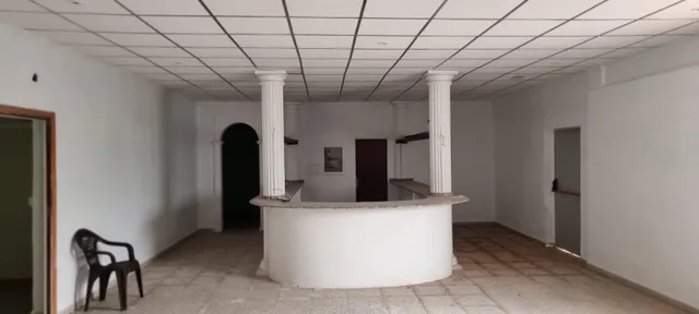 Edificio con piscina — 42