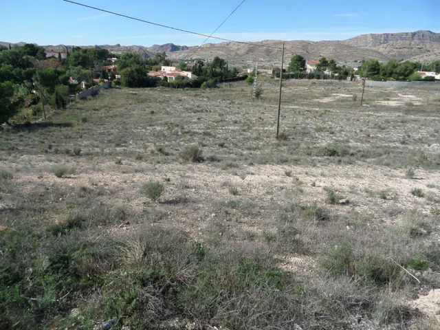 OPORTUNIDAD SOLAR URBANO IDONEO PARA construcción DE CHALETS MUY PROXIMO A ALICANTE — 3