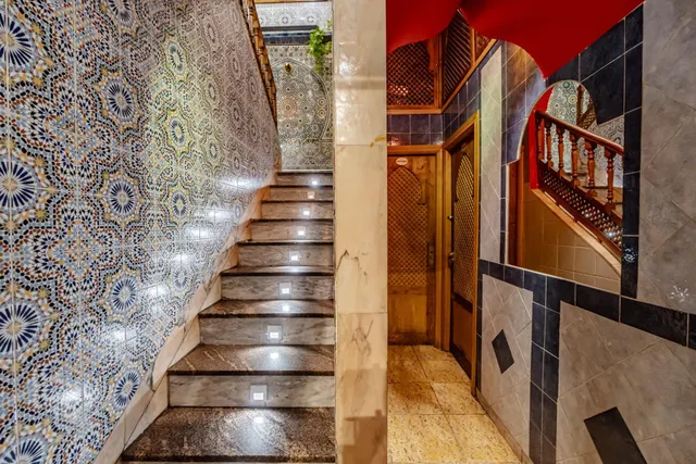 RESTAURANTE CALLE BERNARDINO OBREGÓN — 7