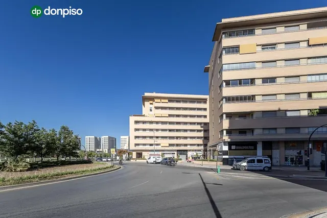 Ático dúplex en Campus de la Salud — 34