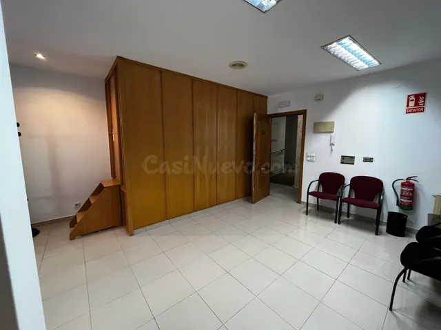 !!!!SE ALQUILA AMPLIA Y MUY BIEN UBICADA OFICINA¡¡¡¡ - foto 4