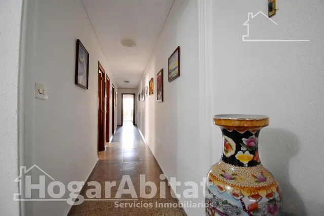 ¡4 DORMITORIOS! MUY AMPLIO CON BALCÓN EN EL CENTRO — 39