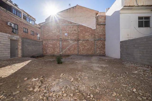EXCELENTE SOLAR EN VENTA EN ARMILLA (JUNTO PLAZA ESPAÑA) — 22