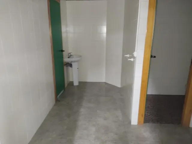 LOCAL COMERCIAL DE 170 M2 — 11