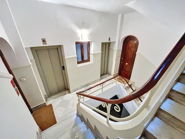 ¡Vive la Gran Vía del Marqués del Turia desde este espectacular piso en Joaquín Costa! — 27