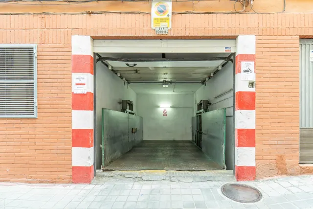 Oportunidad de Inversión: Plazas de Garaje en Gran Vía desde 24.900€. — 8