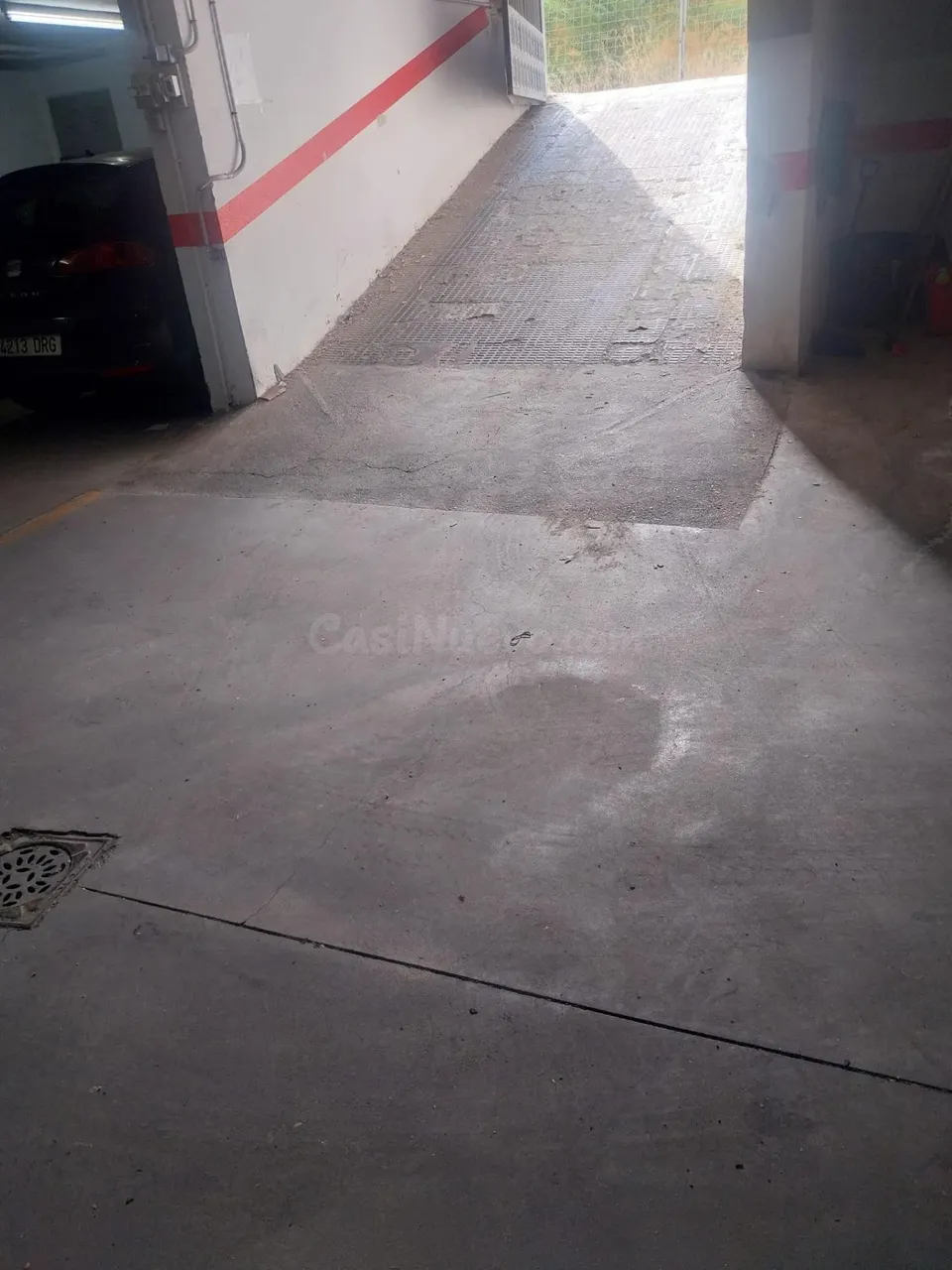 ¡Plaza de garaje doble cerrada con zona de almacenamiento! – Huerta de la Reina