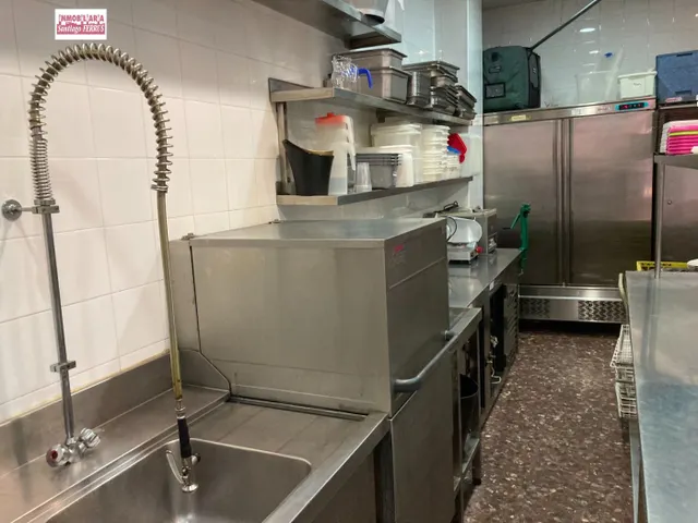 SE VENDE LOCAL DESTINADO A  HOSTELERIA  CATERING EN ALMUSSAFES — 4