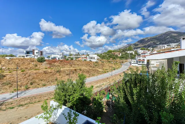Villa independiente renovada, cerca a Mijas, con piscina privada y 5 dormitorios — 21