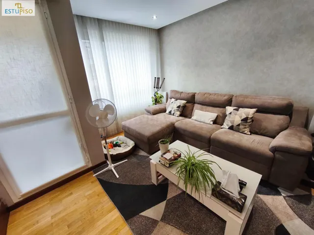 ¡TU OPORTUNIDAD EN SALBURUA! 85m2-3 habitaciones, SUR, garaje y trastero incl. - Urbanización zonas verdes  + Trastero 16m2 — 5