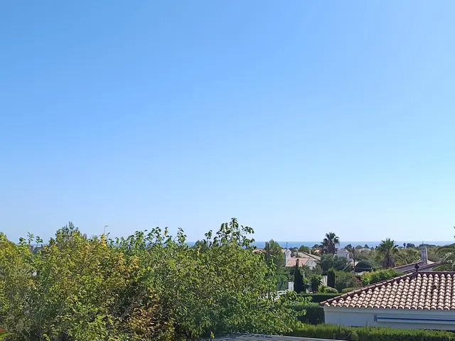 Exclusiva villa reformada y moderna con vistas al mar y montaña, piscina, cocina de verano y apartamento independiente — 42