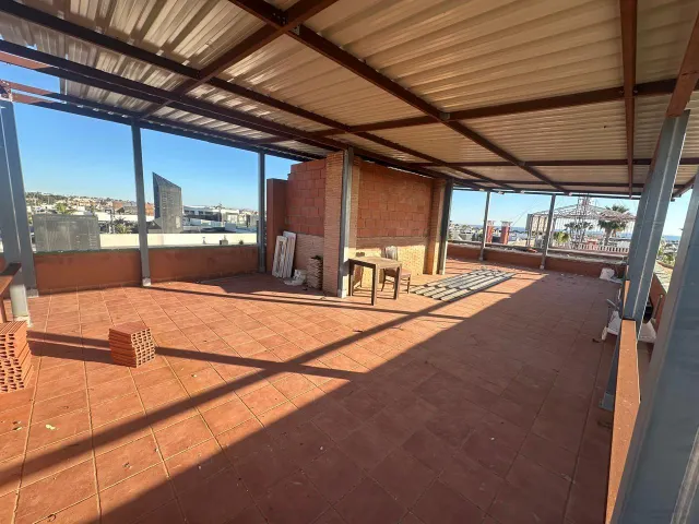 AMPLIO LOCAL COMERCIAL DE DOS PLANTAS EN ORIHUELA COSTA — 10