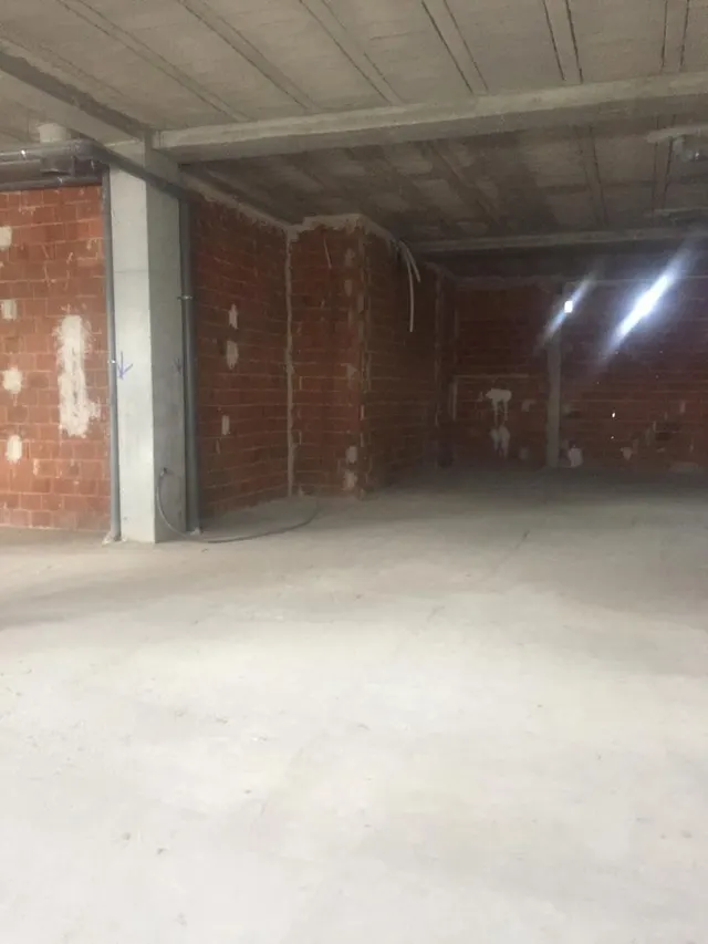 SE ALQUILA LOCAL — 2