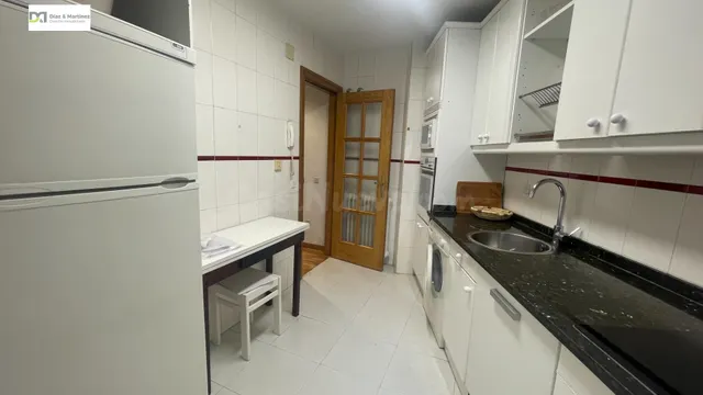 PISO EN EL CENTRO AMUEBLADO CON GARAJE - foto 5