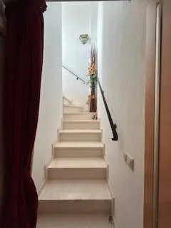 Amplia Propiedad de 3 habitaciones con Vistas a la Montaña — 23