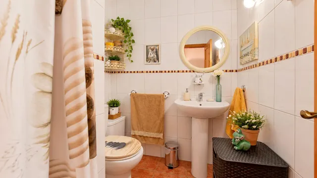 Vivienda unifamiliar de 194 m2 con patio privado y amplio garaje en Guayonje, Tacoronte — 12