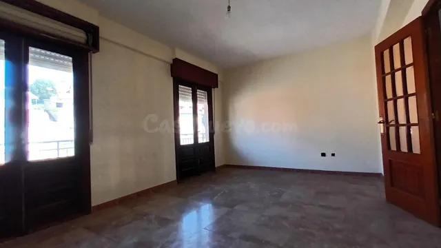Casa 4 dormitorios en Avenida de Aeropuerto — 3