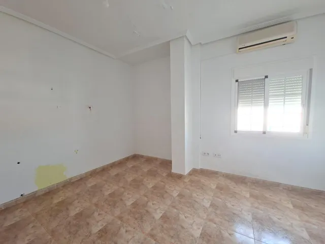 SE VENDE CASA EN ABRUCENA — 32